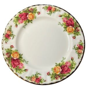 SALAD PLATE OLD COUNTRY ROSES ROYAL ALBERT BONE CHINA ENGLAND 1962 VINTAGE
